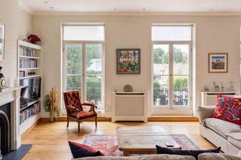 30 Pembroke Gardens, London, W8 6HU