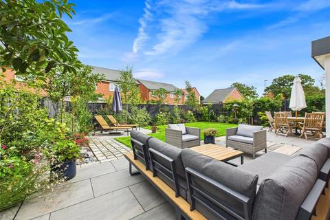 5 bedroom detached house for sale, Hunter Road, Dunsville, Doncaster, South Yorkshire, DN7