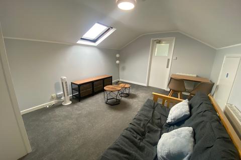 1 bedroom flat to rent, 50 Bushey Grove Road  Room 14  Bushey  WD23 2JJ