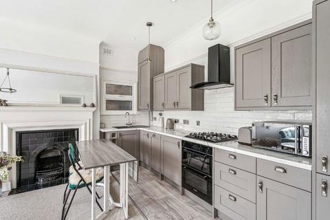 1 bedroom flat for sale, Bedford Hill, London SW12