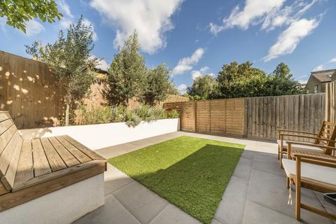 3 bedroom maisonette for sale, Waldron Road, London SW18
