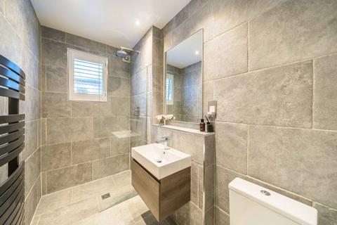 3 bedroom maisonette for sale, Waldron Road, London SW18