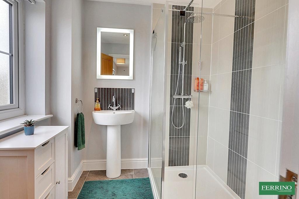 Bedroom 1 En-suite
