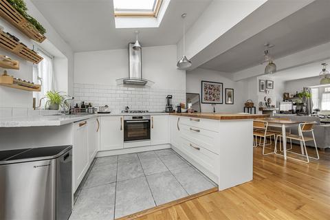 undefined, East Crescent, Windsor