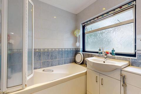 1 bedroom in a house share to rent, Sudbury Court Road, Harrow, HA1