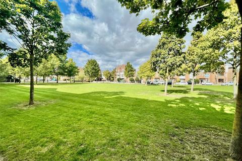 27 Liverymen Walk, Greenhithe, DA9 9GZ