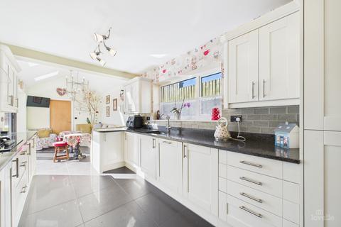 4 bedroom detached bungalow for sale, Stephen Crescent, North Lincolnshire DN18