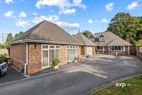 6 bedroom detached house for sale, Regina Crescent, Nottingham NG15