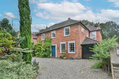 Brentwood Road, Herongate, Brentwood