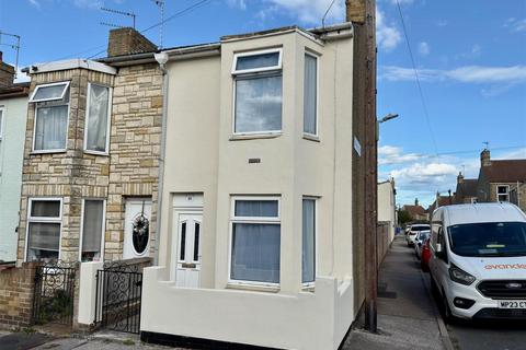 3 bedroom end of terrace house for sale, Southwell Road, Lowestoft, Suffolk, NR33