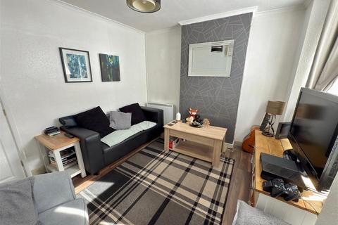 3 bedroom end of terrace house for sale, Southwell Road, Lowestoft, Suffolk, NR33