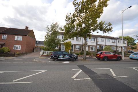 1 Amwell View, Ilford, IG6 3TA