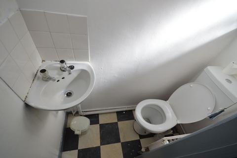 1 Amwell View, Ilford, IG6 3TA