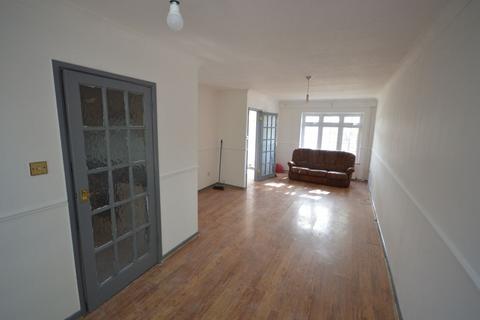 1 Amwell View, Ilford, IG6 3TA