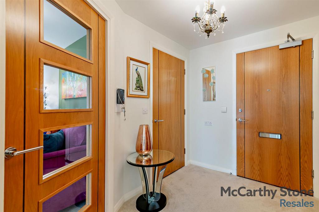8663728-interior16-800.jpg