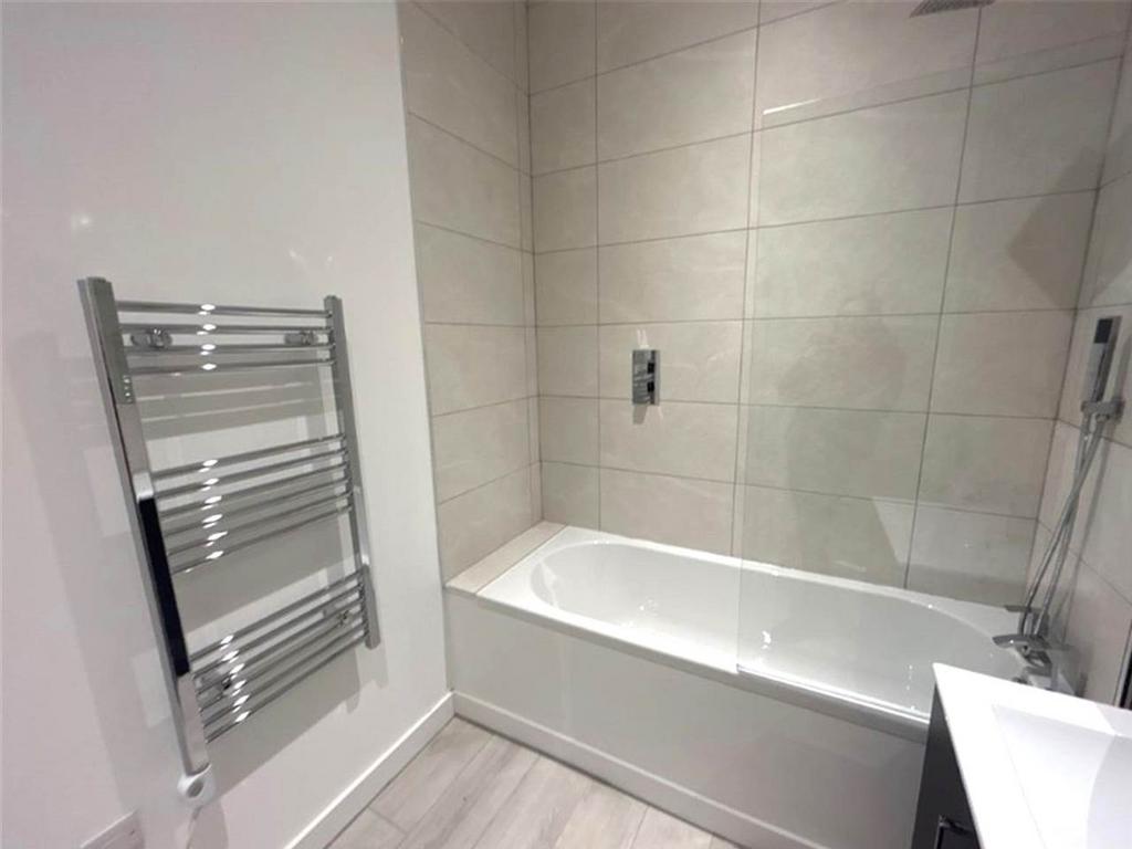 135324228 Bathroom 8