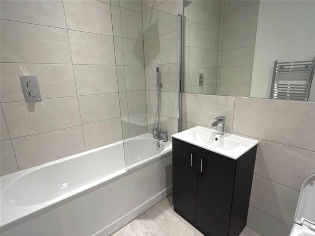 135324228 Bathroom 8
