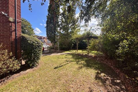 2 bedroom apartment for sale, Morland Road, Ilford, IG1