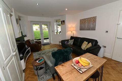 2 bedroom flat for sale, Manchester Road, Swinton, M27