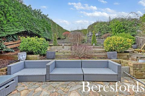 4 bedroom detached house for sale, Glenside, Billericay, CM11