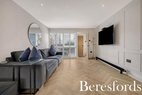 4 bedroom detached house for sale, Glenside, Billericay, CM11