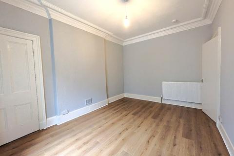 2 bedroom flat to rent, Upper Grove Place, Fountainbridge, Edinburgh, EH3
