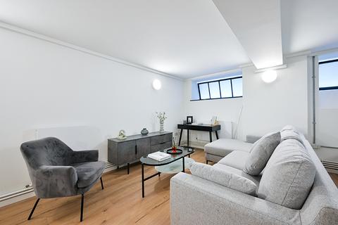 Studio to rent, Springfield House Lofts, Dalston London E8