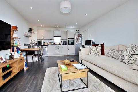 1 bedroom flat for sale, Horizon Place, Studio Way, Borehamwood