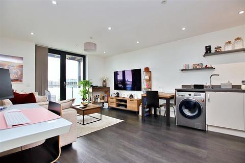 1 bedroom flat for sale, Horizon Place, Studio Way, Borehamwood