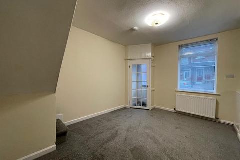2 bedroom house to rent, Durham Street, Scarborough YO12