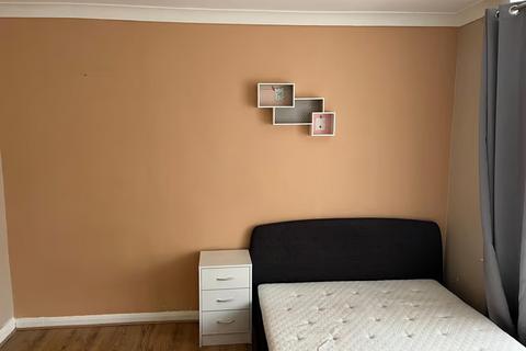 undefined, Drew Gardens, Greenford UB6