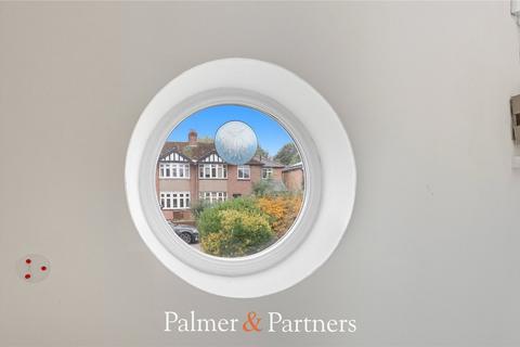 3 bedroom semi-detached house for sale, Prykes Drive, Essex CM1