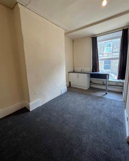 Studio to rent, 11 Lord Street, Halifax, HX1