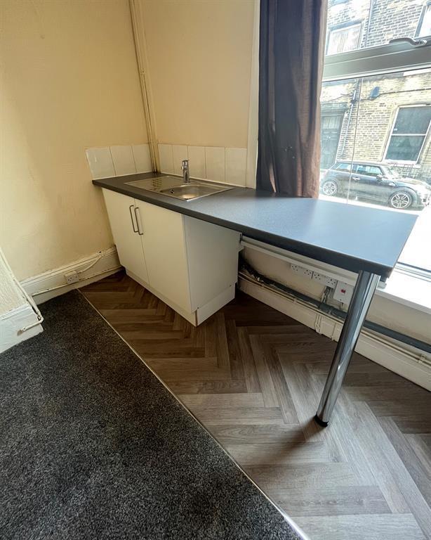 Living/KItchen/Bedroom Area
