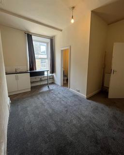 Studio to rent, 11 Lord Street, Halifax, HX1
