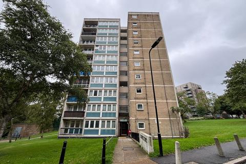 2 bedroom flat for sale, 18 Rowley Gardens, Finsbury Park, London, N4 1HJ
