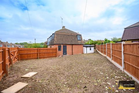 3 bedroom semi-detached house for sale, Shaftesbury Avenue, Keresley End, Coventry  * VACANT / NO UPWARD CHAIN  ON A CORNER PLOT *