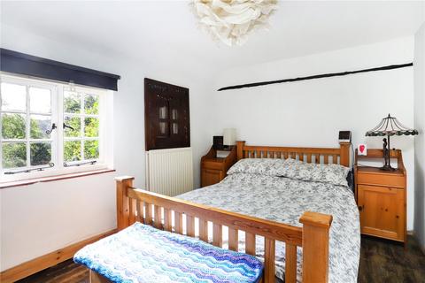 3 bedroom detached house for sale, Aveley Close, Farnham, Surrey, GU9
