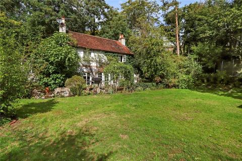 3 bedroom detached house for sale, Aveley Close, Farnham, GU9