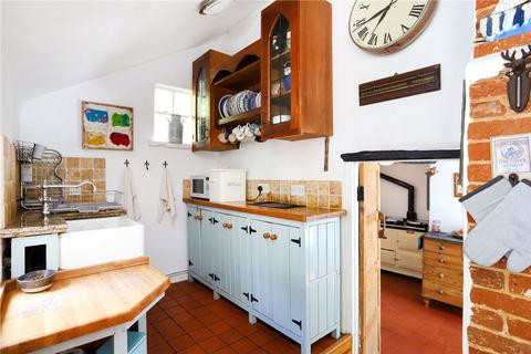 3 bedroom detached house for sale, Aveley Close, Farnham, GU9