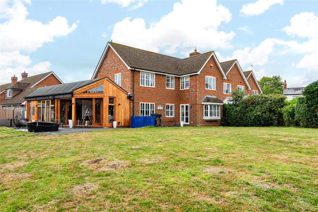 Rear Aspect