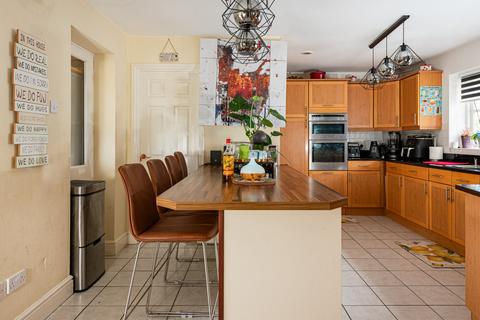 undefined, George Court, Grendon Underwood, Aylesbury, Buckinghamshire, HP18