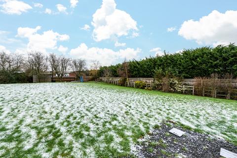 5 bedroom detached house to rent, George Court, Grendon Underwood, Aylesbury, Buckinghamshire, HP18