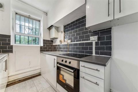 Studio to rent, Prusom Street, London E1W