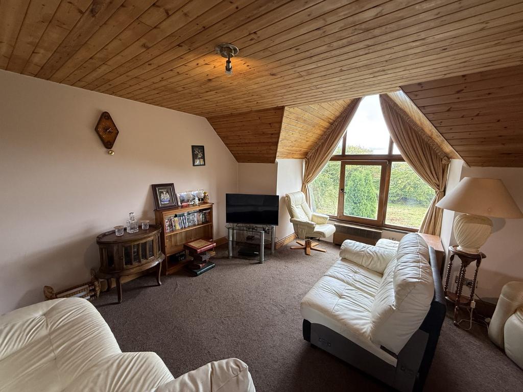 Large Galleried Landing Room/Upstairs Lounge
