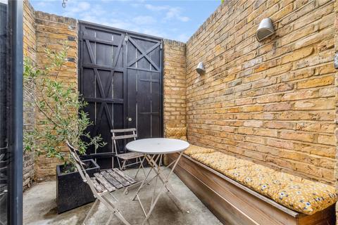 1 Ridgmount Road, London, SW18 2DA