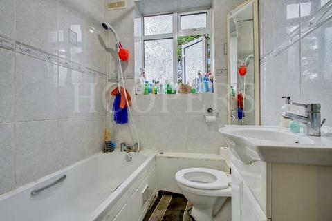 2 bedroom flat for sale, Leeland Way, London, NW10
