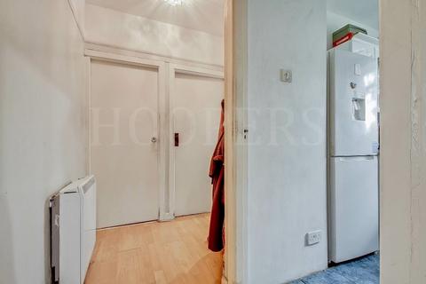 2 bedroom flat for sale, Leeland Way, London, NW10