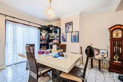 4 bedroom semi-detached house for sale, Heath Park Road, Romford