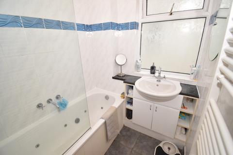 14 Perth Close, Exeter, EX4 5BB
